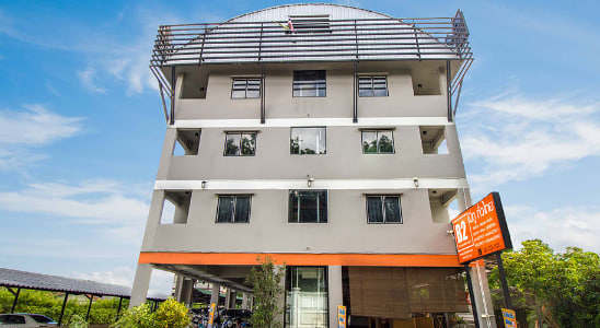 B2 Santitham (Wat Jed Yod) Boutique & Budget Hotel