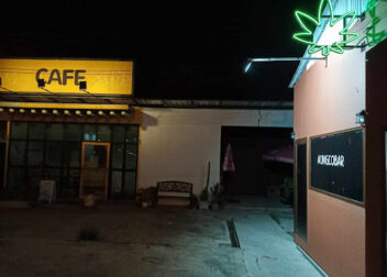 ร้านกัญชาอยุธยา Aung Cobar (smoke weed cannabis marijuana shop)